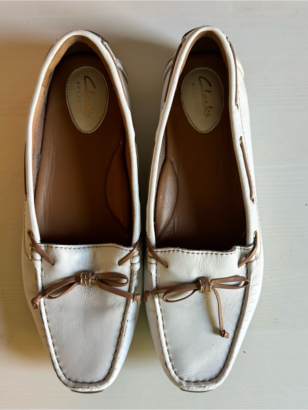Clarks White Leather Moccasin Loafers with Brown Trim